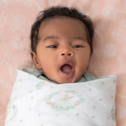 Lot De 4 Maxi-Langes Mousseline Blushing Bunnies De Aden + Anais Essentials -Bébé Boutique 01172653 4